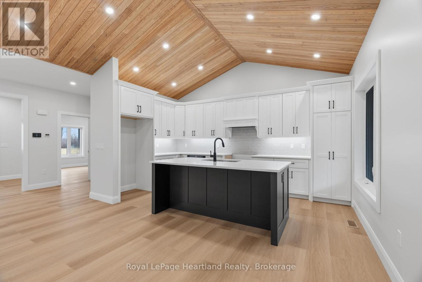 345 TURNBERRY STREET, North Huron (Wingham), Ontario, N0G2W0 — Photo 9