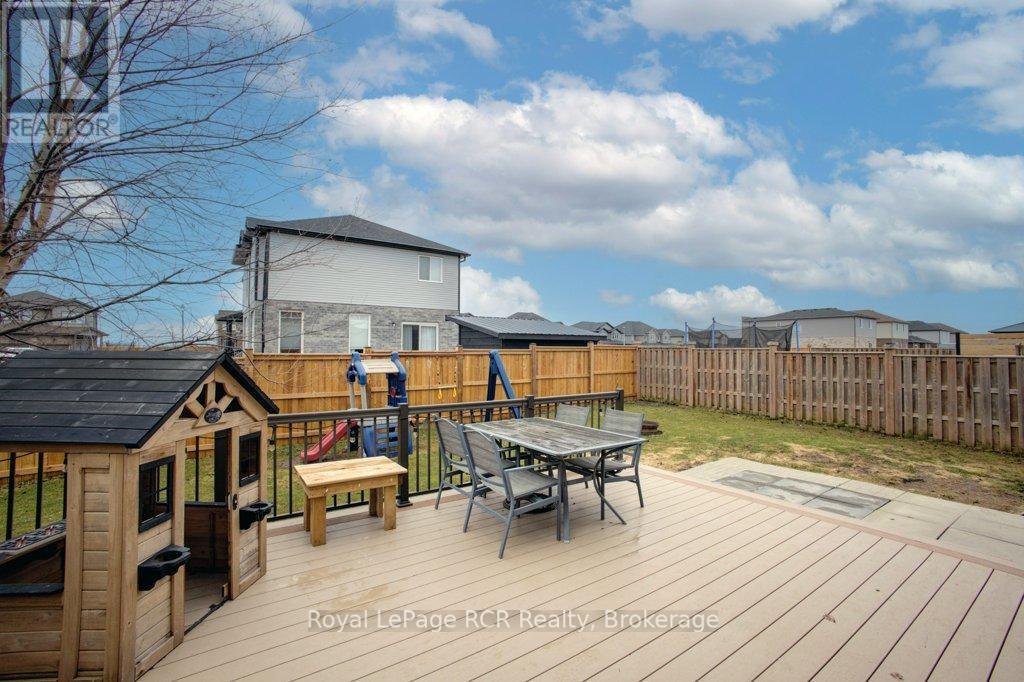 11 GREEN STREET, Mapleton, Ontario, N0G1P0 — Photo 4