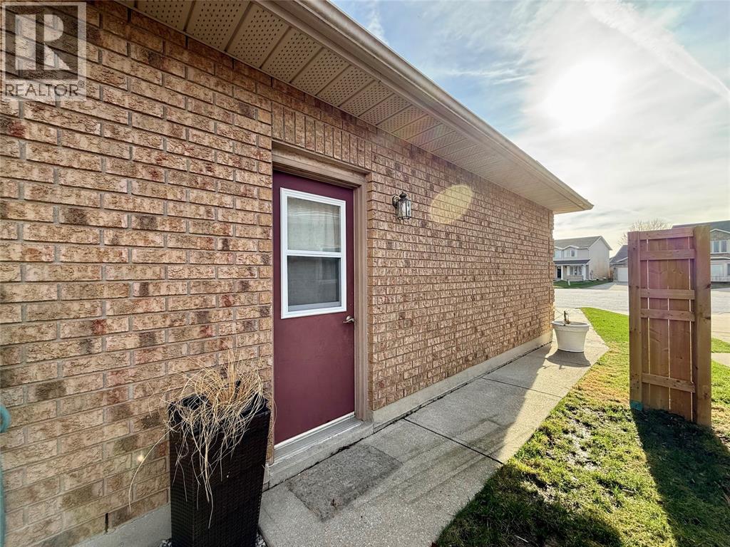 362 Manor COURT, St Clair, Ontario, N0N1G0 — Photo 15