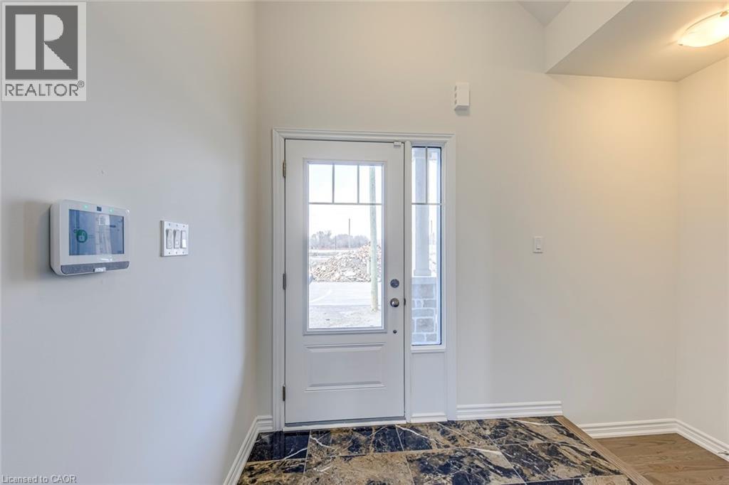 679 CATALINA Manor, Pickering, Ontario, L1X0V2 — Photo 3