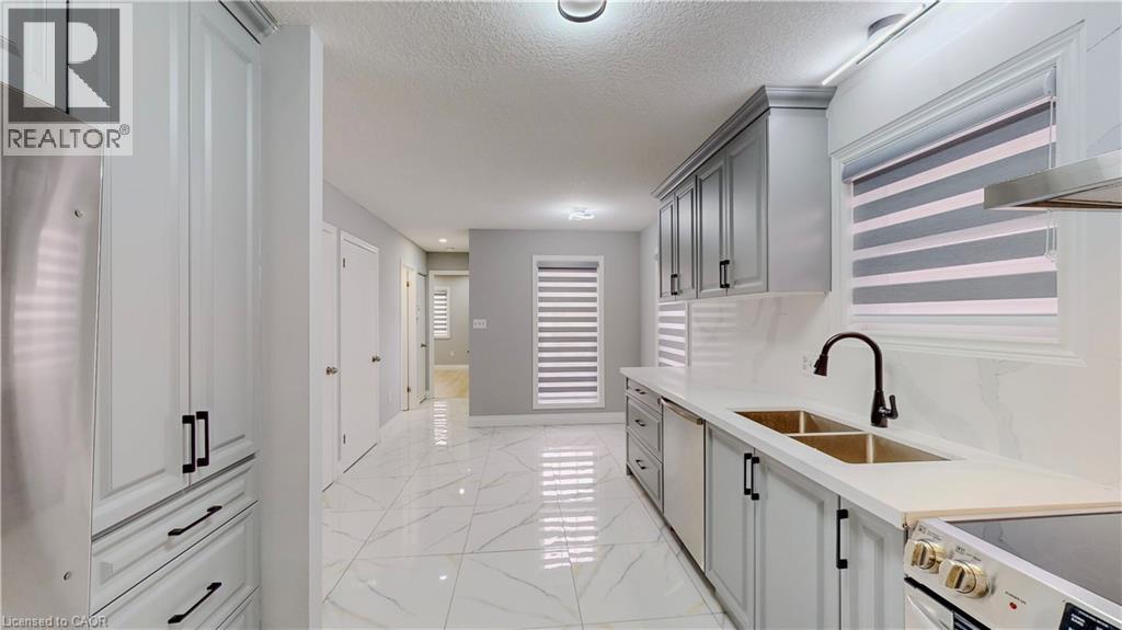 133 WAKE ROBIN Drive, Kitchener, Ontario, N2E3L6 — Photo 12