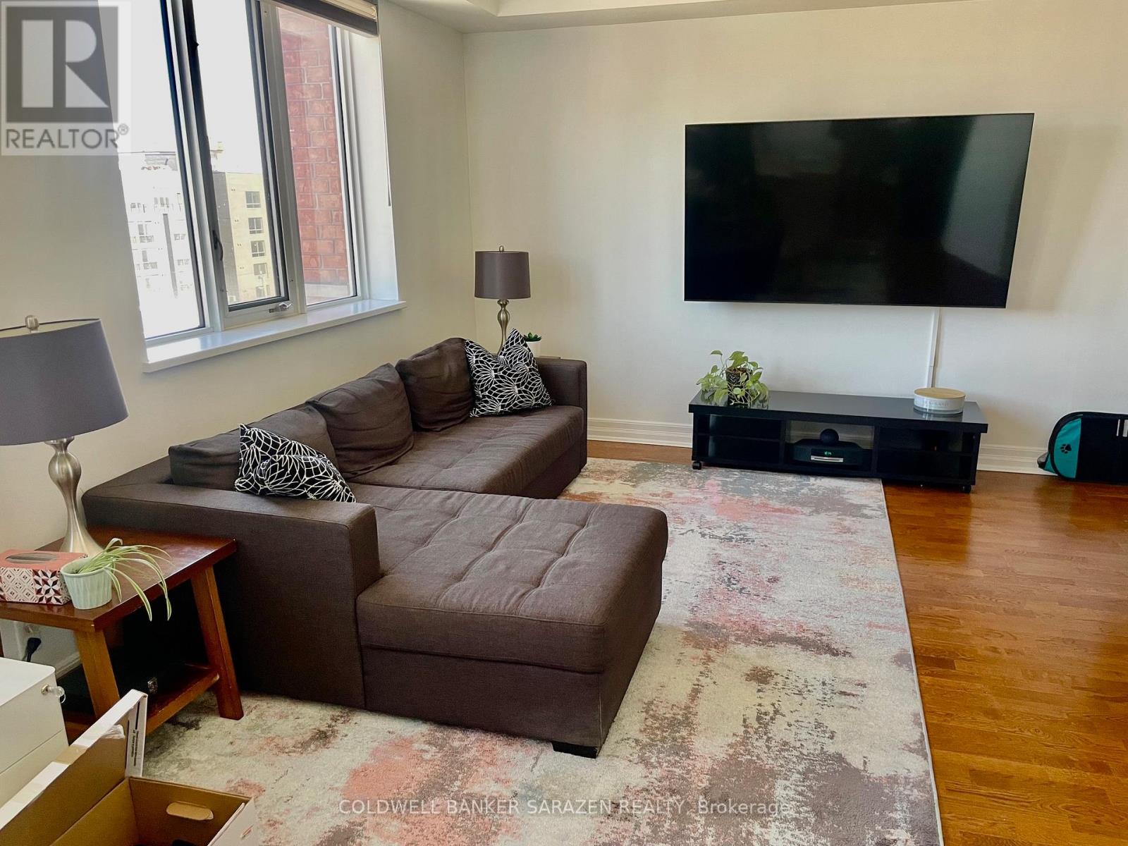 701 - 320 MCLEOD STREET, Ottawa, Ontario, K2P1A3 — Photo 2