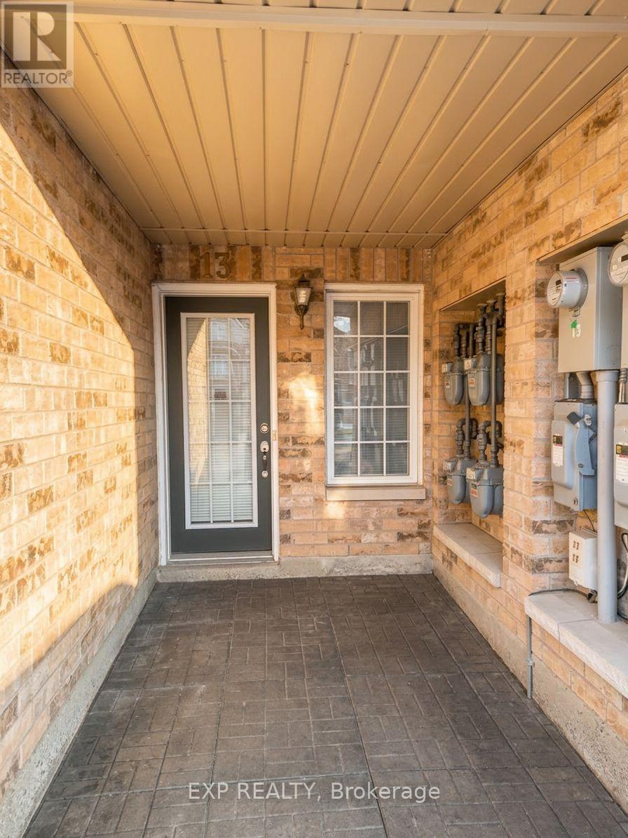 UNIT 13 - 200 MCLEVIN AVENUE, Toronto (Malvern), Ontario, M1B6C6 — Photo 2