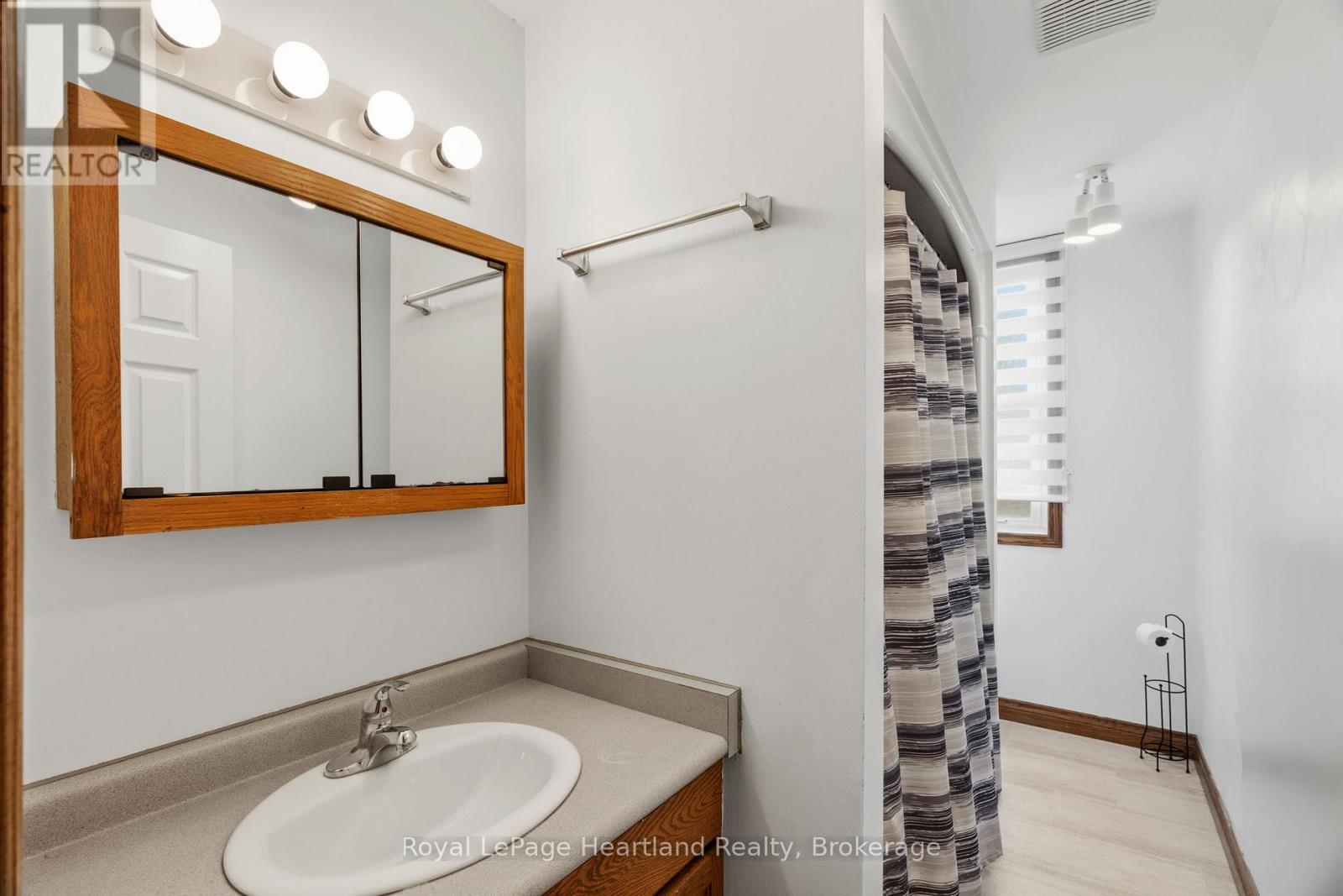 140 RATTENBURY STREET W, Central Huron (Clinton), Ontario, N0M1L0 — Photo 12