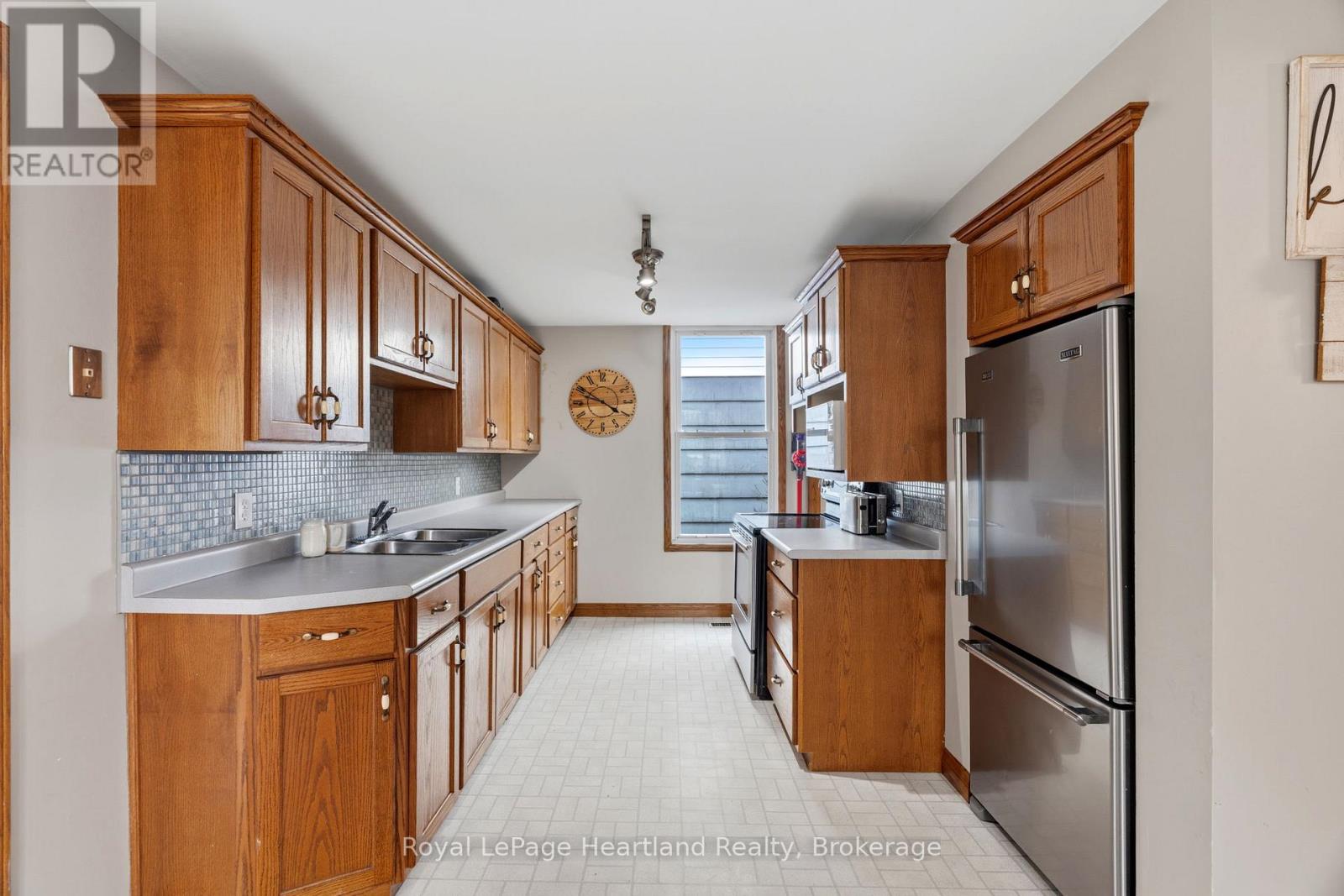 140 RATTENBURY STREET W, Central Huron (Clinton), Ontario, N0M1L0 — Photo 18