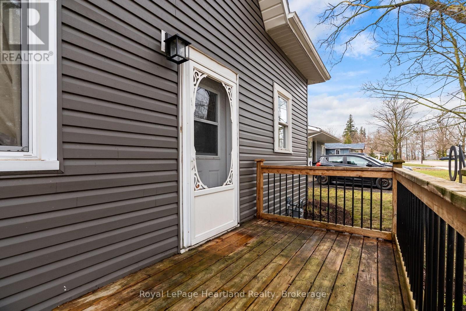 140 RATTENBURY STREET W, Central Huron (Clinton), Ontario, N0M1L0 — Photo 4