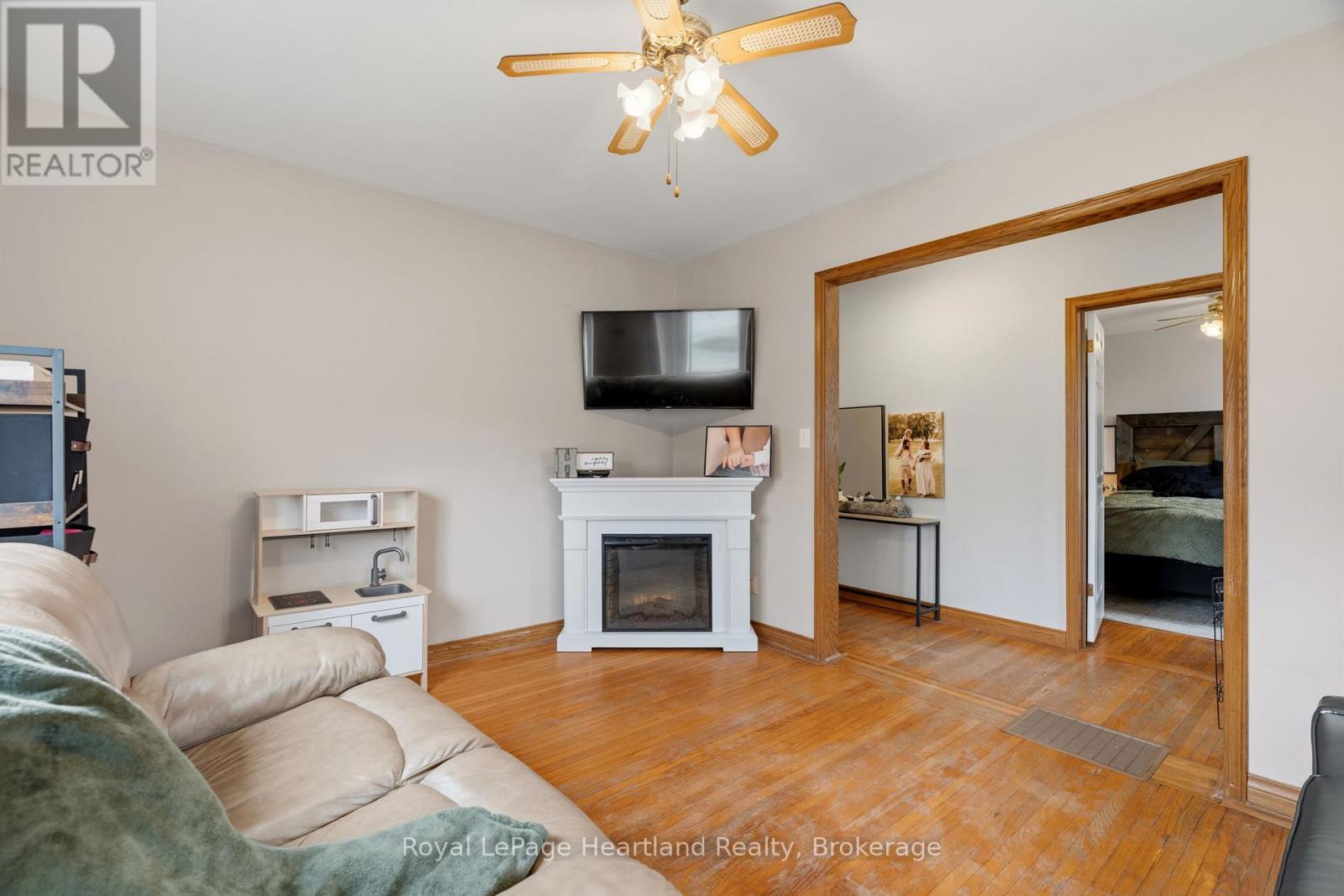 140 RATTENBURY STREET W, Central Huron (Clinton), Ontario, N0M1L0 — Photo 8