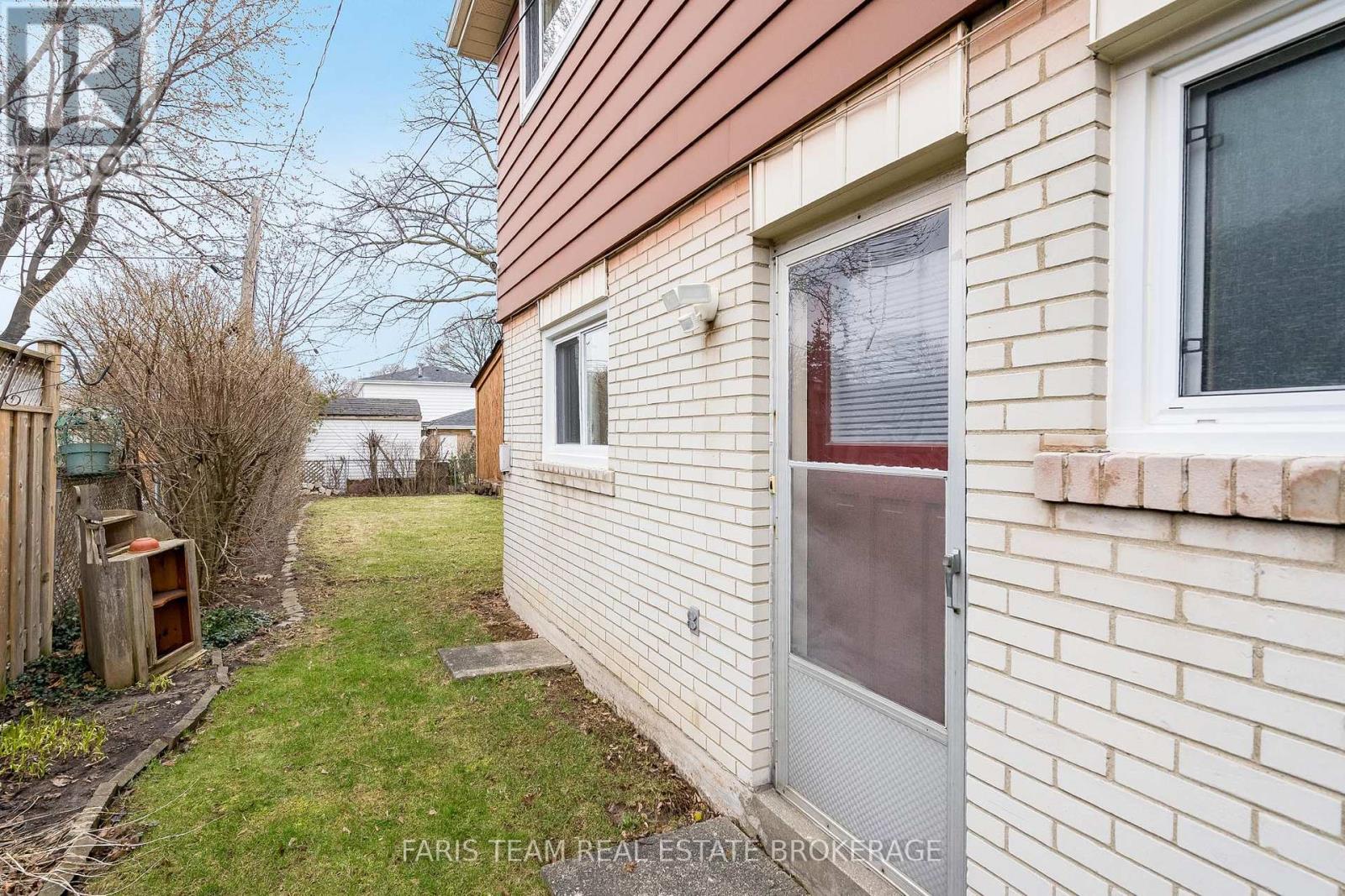 28 BROMLEY CRESCENT, Brampton (Avondale), Ontario, L6T1Z1 — Photo 11