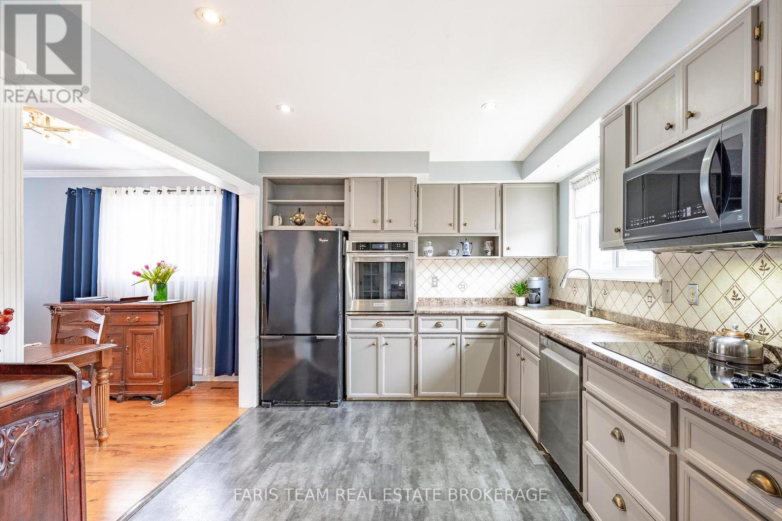 28 BROMLEY CRESCENT, Brampton (Avondale), Ontario, L6T1Z1 — Photo 7