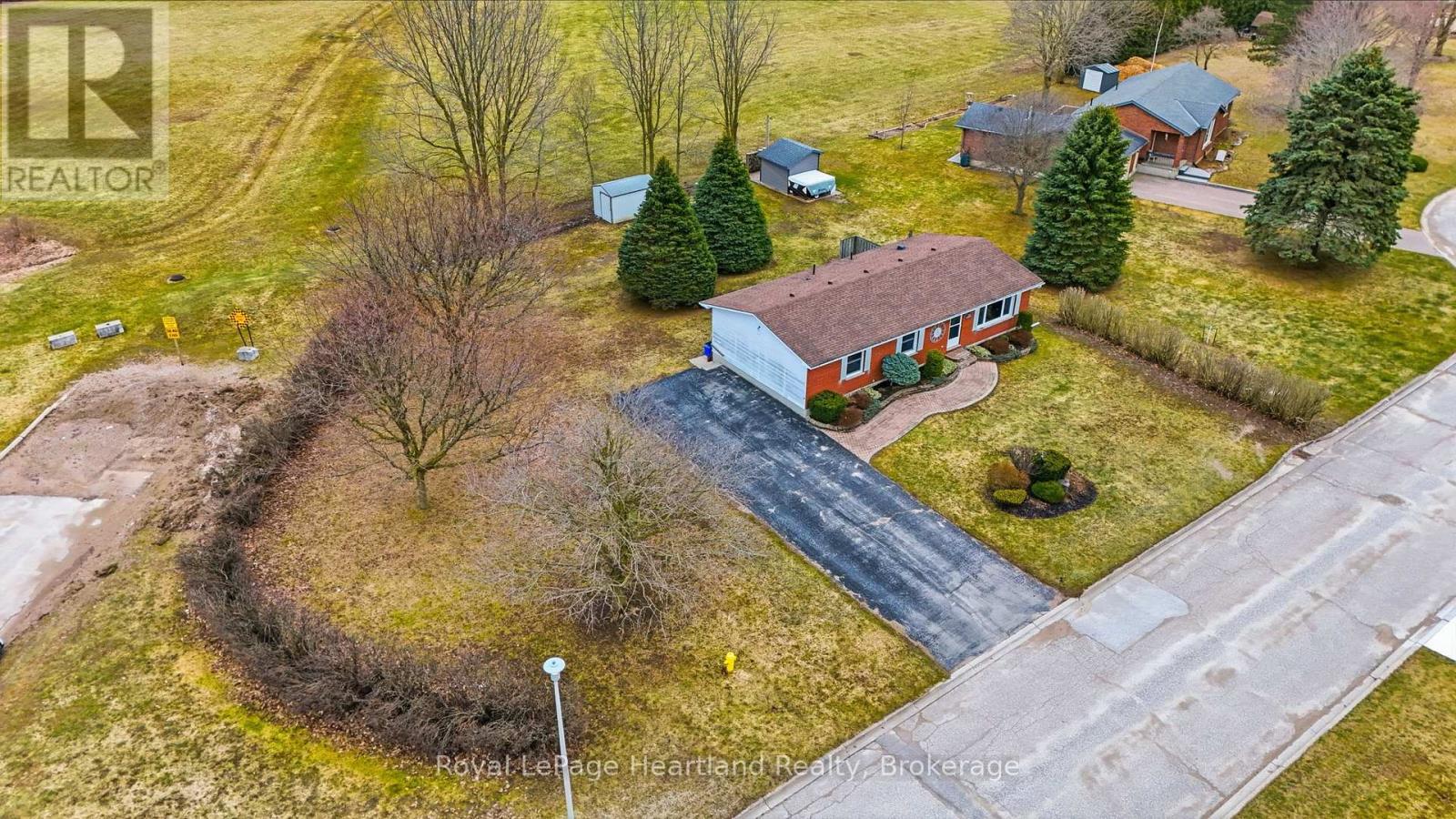 284 MANOR ROAD, North Huron (Wingham), Ontario, N0G2W0 — Photo 4