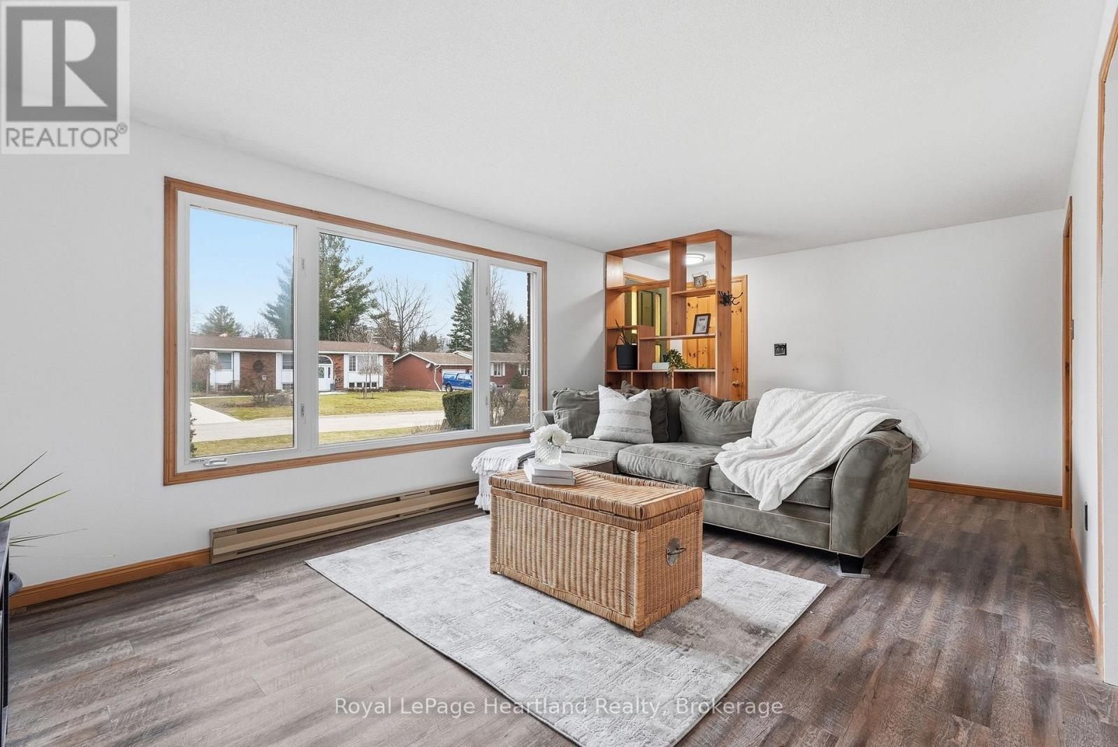 284 MANOR ROAD, North Huron (Wingham), Ontario, N0G2W0 — Photo 6