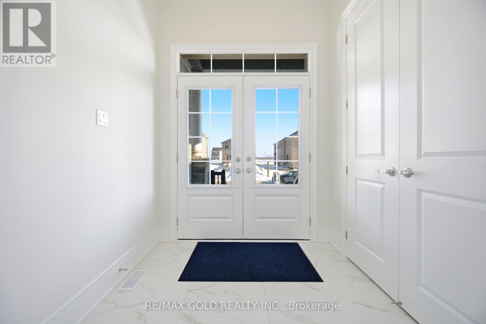 32 ADDISON STREET, Caledon (Caledon East), Ontario, L7C4N2 — Photo 2