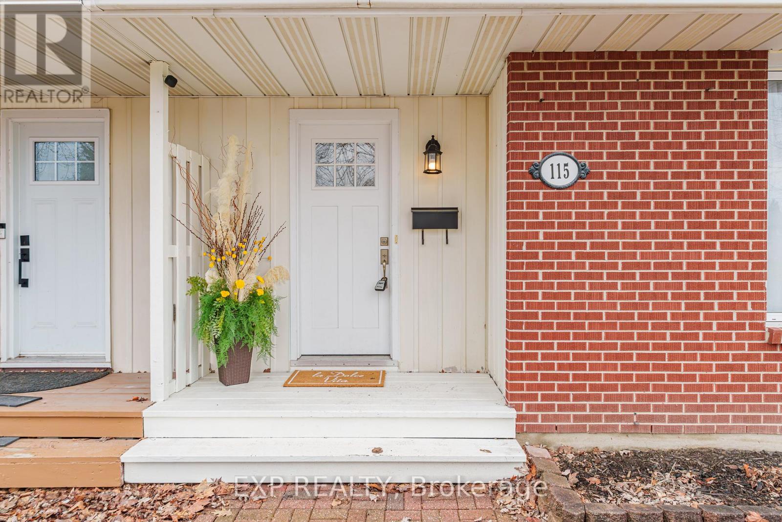 115 SHELDRAKE DRIVE, Ottawa, Ontario, K2L1T1 — Photo 2