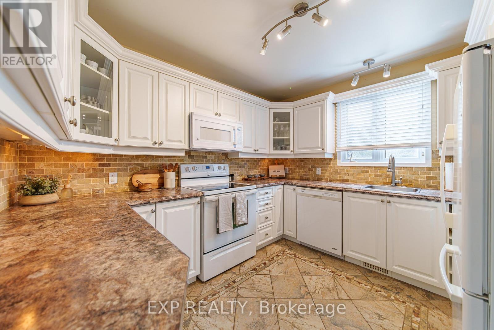 115 SHELDRAKE DRIVE, Ottawa, Ontario, K2L1T1 — Photo 5