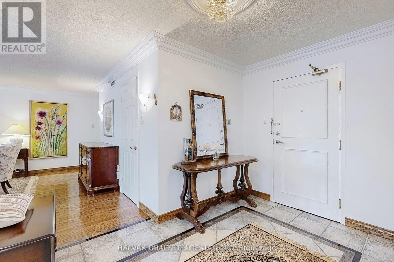 311 - 7300 YONGE STREET, Vaughan (Crestwood-Springfarm-Yorkhill), Ontario, L4J7Y5 — Photo 2