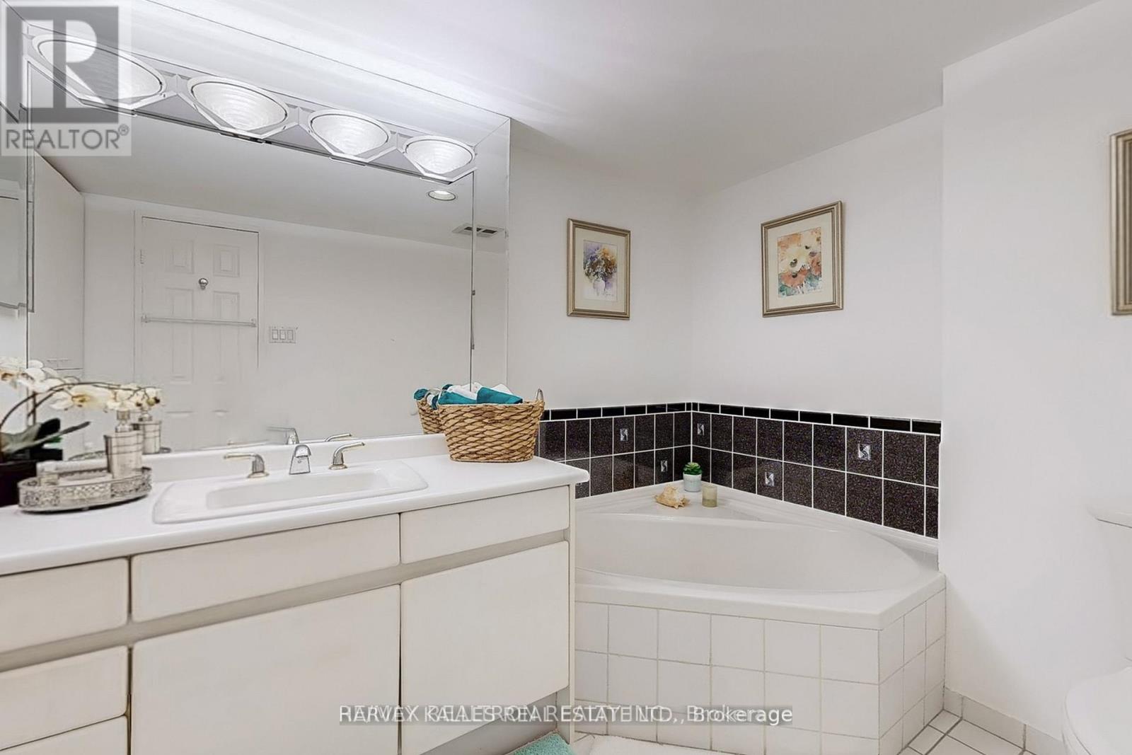 311 - 7300 YONGE STREET, Vaughan (Crestwood-Springfarm-Yorkhill), Ontario, L4J7Y5 — Photo 25