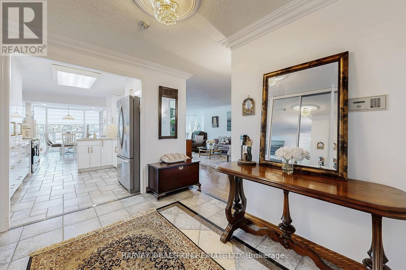 311 - 7300 YONGE STREET, Vaughan (Crestwood-Springfarm-Yorkhill), Ontario, L4J7Y5 — Photo 3