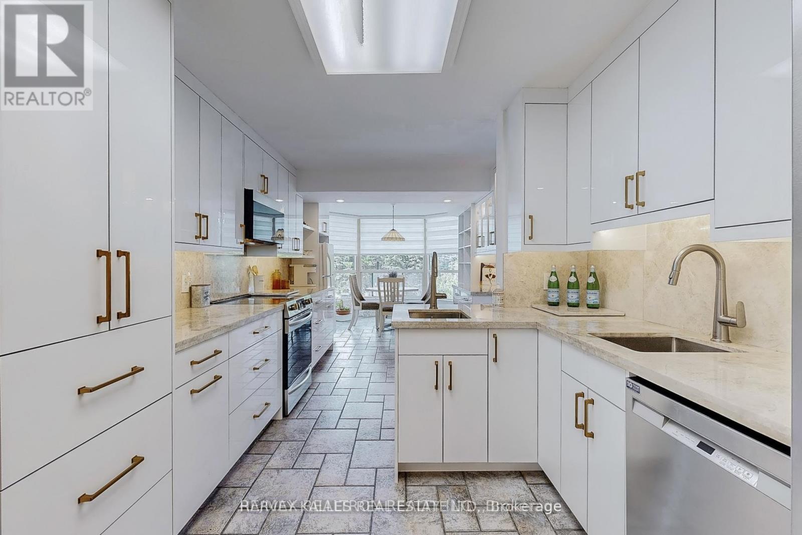 311 - 7300 YONGE STREET, Vaughan (Crestwood-Springfarm-Yorkhill), Ontario, L4J7Y5 — Photo 4