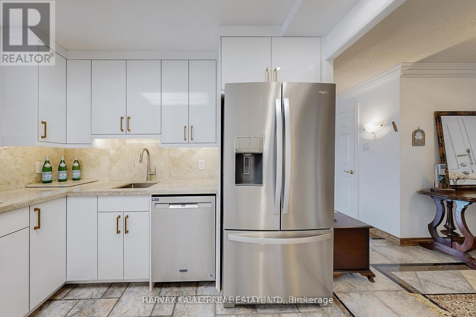 311 - 7300 YONGE STREET, Vaughan (Crestwood-Springfarm-Yorkhill), Ontario, L4J7Y5 — Photo 6