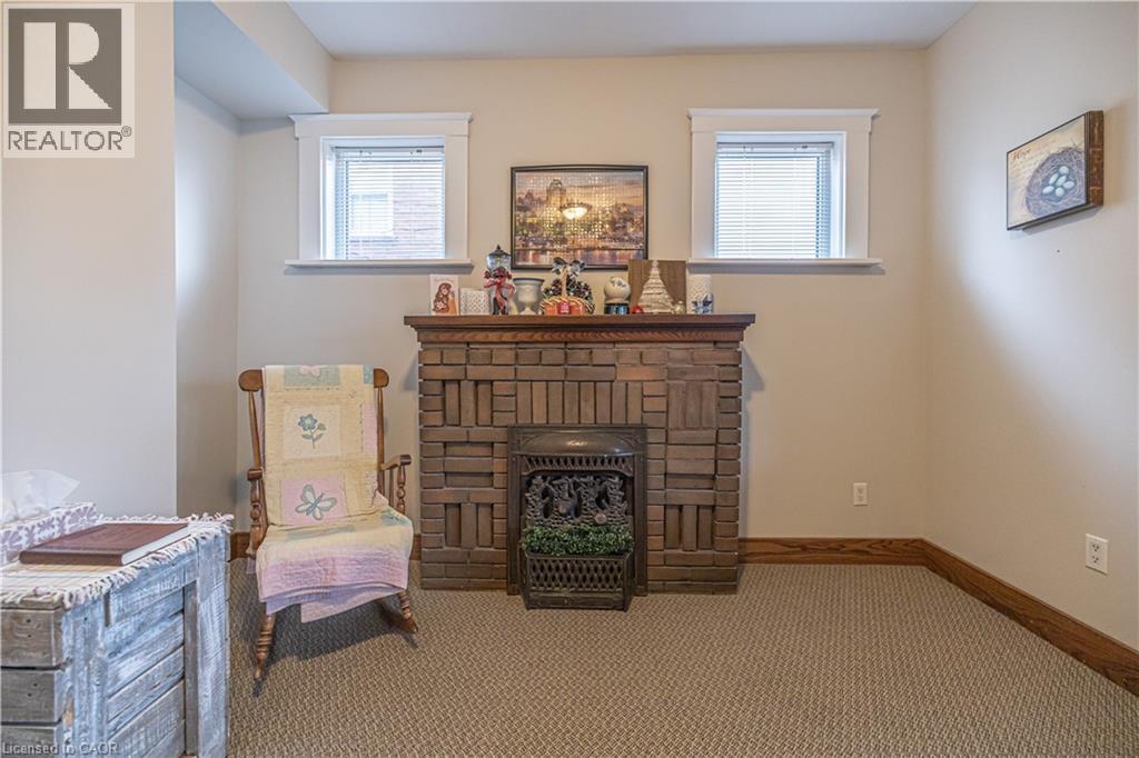 318 FREDERICK Street, Kitchener, Ontario, N2H2N7 — Photo 2