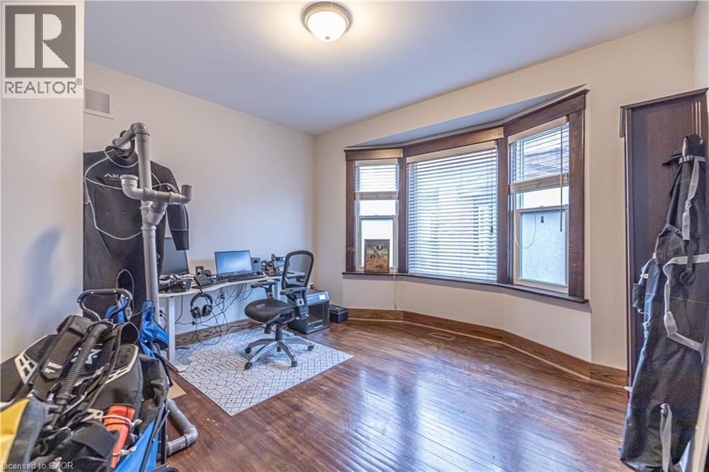 318 FREDERICK Street, Kitchener, Ontario, N2H2N7 — Photo 4