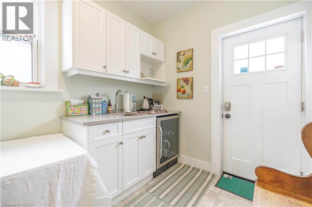 318 FREDERICK Street, Kitchener, Ontario, N2H2N7 — Photo 7