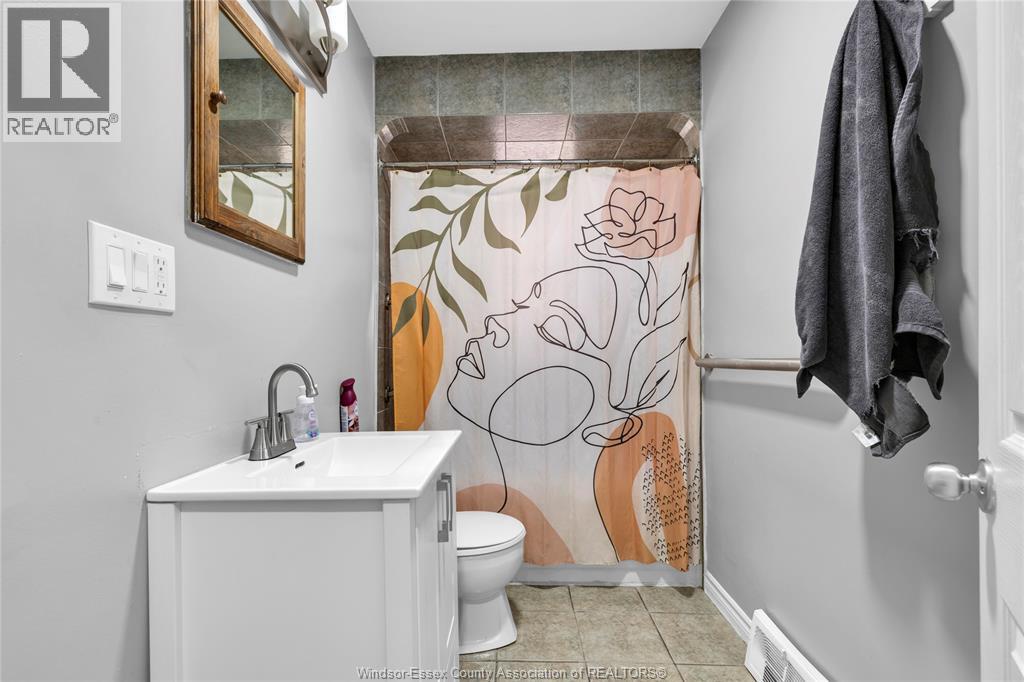 1879-81 FORD, Windsor, Ontario, N8T2E2 — Photo 10