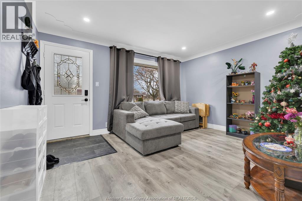 1879-81 FORD, Windsor, Ontario, N8T2E2 — Photo 15