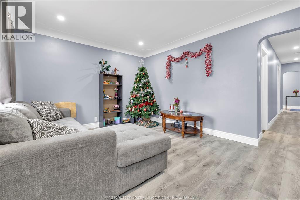 1879-81 FORD, Windsor, Ontario, N8T2E2 — Photo 16