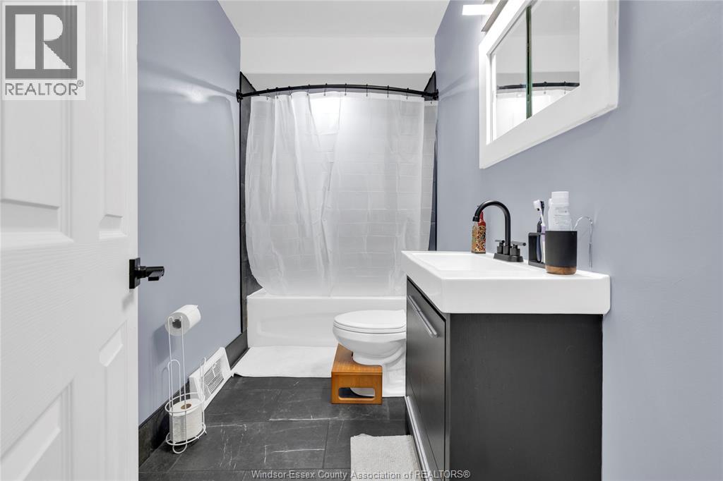 1879-81 FORD, Windsor, Ontario, N8T2E2 — Photo 17