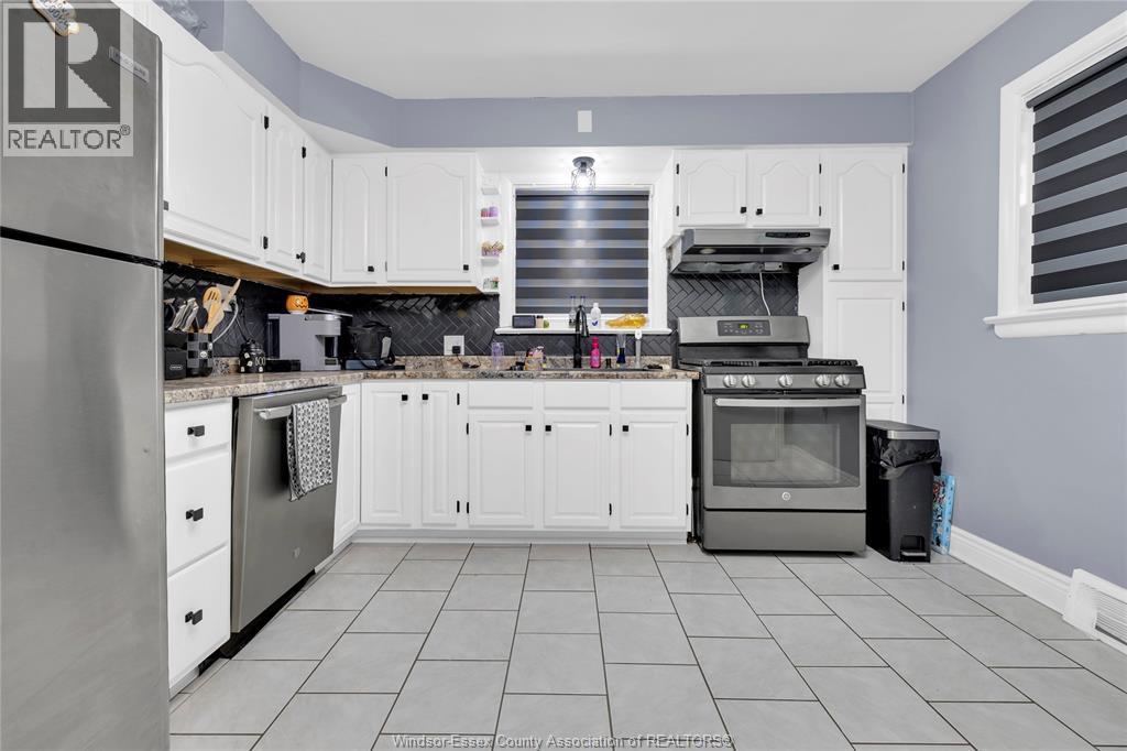 1879-81 FORD, Windsor, Ontario, N8T2E2 — Photo 18