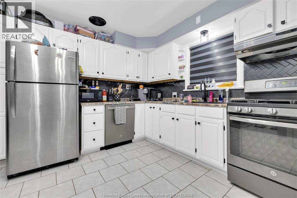 1879-81 FORD, Windsor, Ontario, N8T2E2 — Photo 19