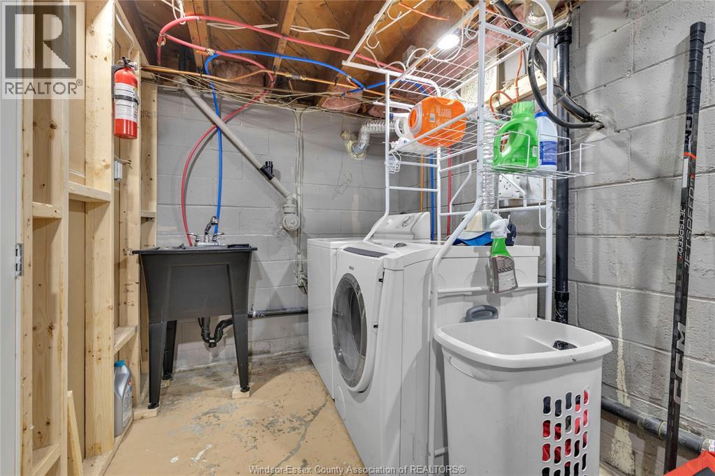 1879-81 FORD, Windsor, Ontario, N8T2E2 — Photo 28