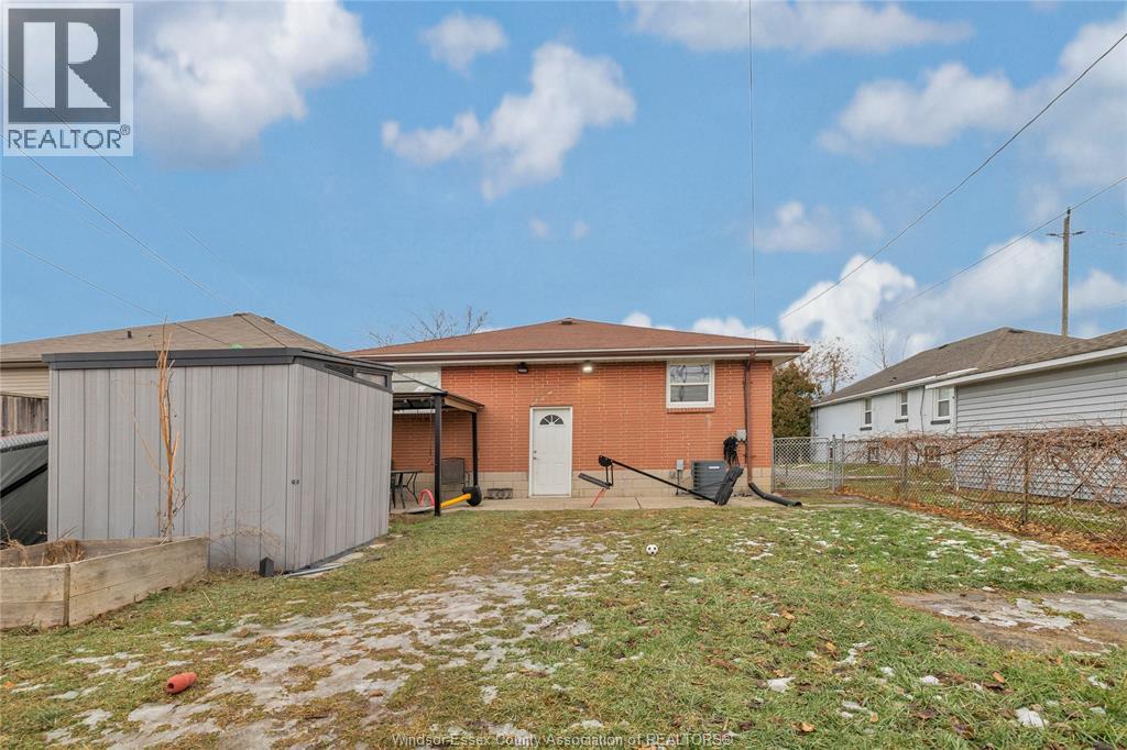 1879-81 FORD, Windsor, Ontario, N8T2E2 — Photo 31