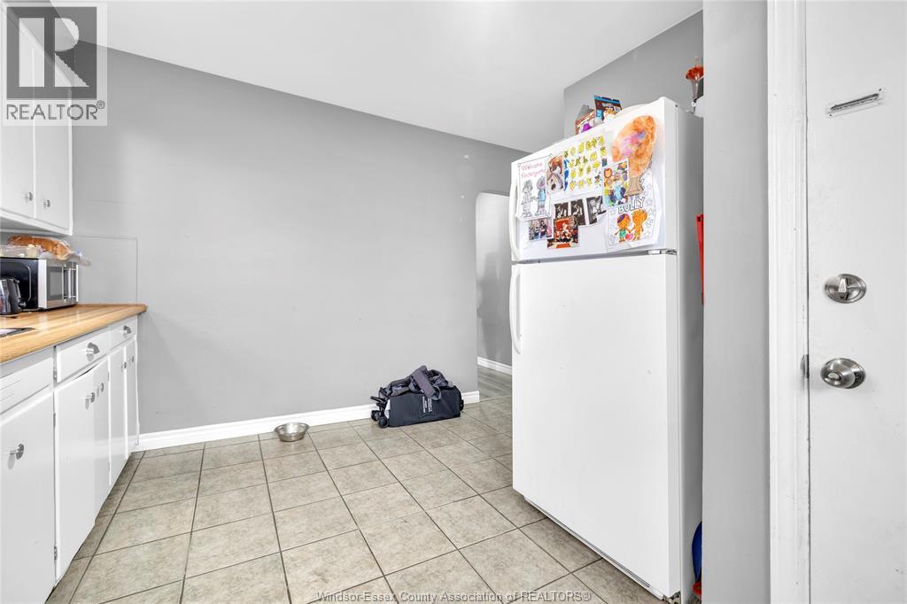 1879-81 FORD, Windsor, Ontario, N8T2E2 — Photo 7