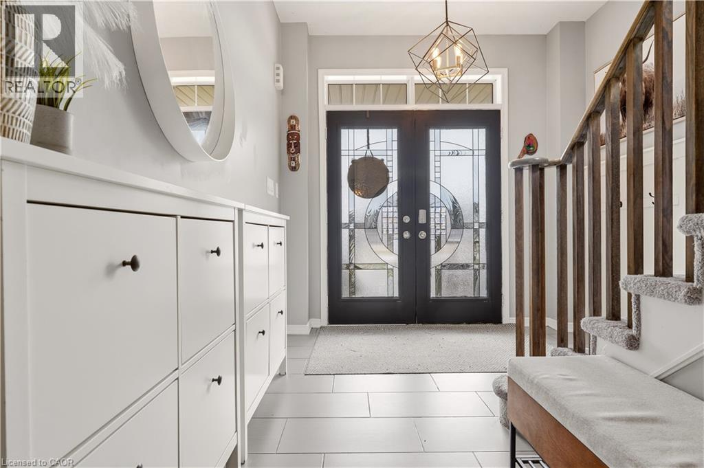 105 LARRY Crescent, Caledonia, Ontario, N3W0B2 — Photo 2