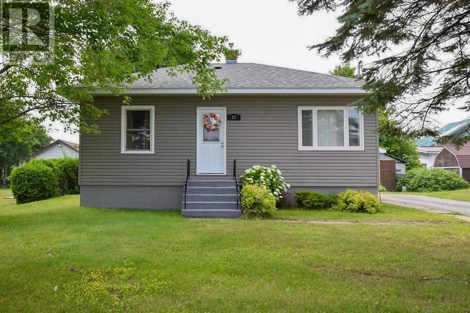27 Queen AVE, Blind River, Ontario, P0R1B0 — Photo 2