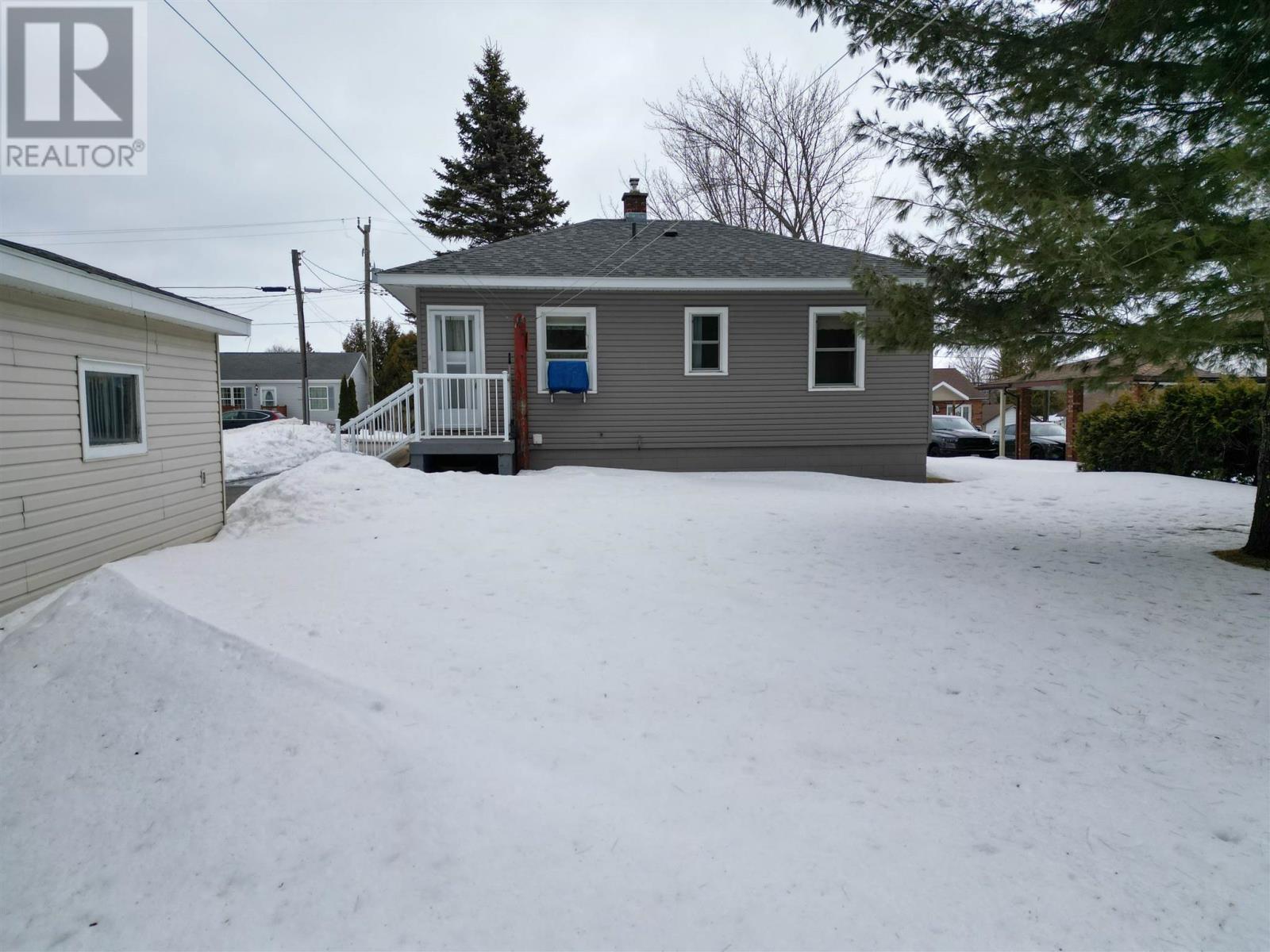 27 Queen AVE, Blind River, Ontario, P0R1B0 — Photo 28