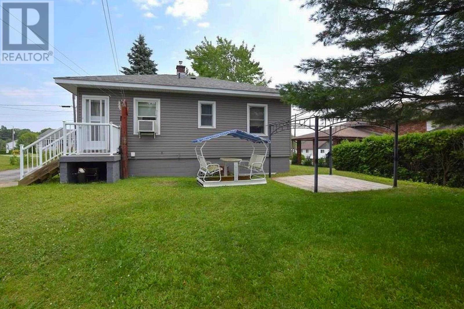 27 Queen AVE, Blind River, Ontario, P0R1B0 — Photo 32