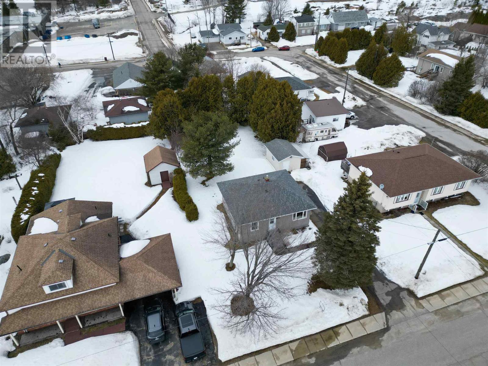 27 Queen AVE, Blind River, Ontario, P0R1B0 — Photo 4