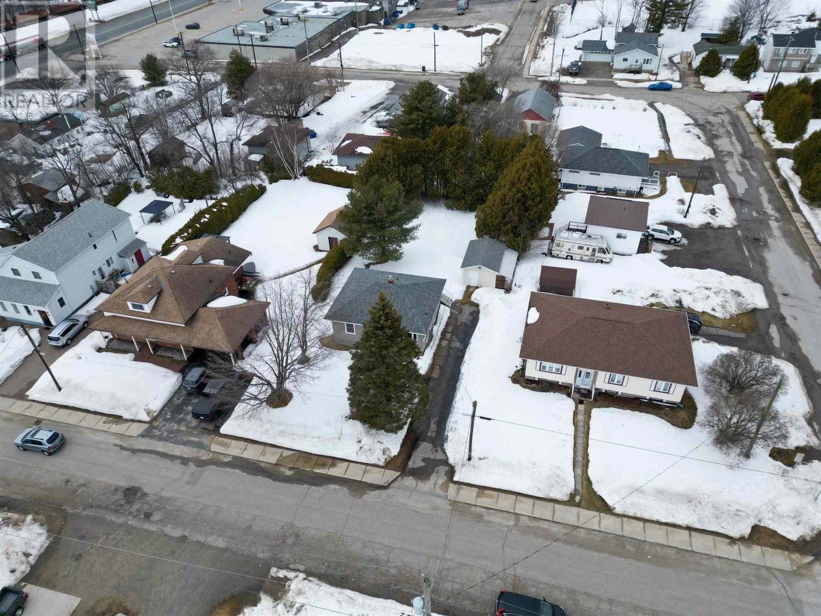 27 Queen AVE, Blind River, Ontario, P0R1B0 — Photo 6