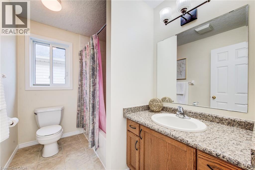 90 UDVARI Crescent, Kitchener, Ontario, N2N0A2 — Photo 13