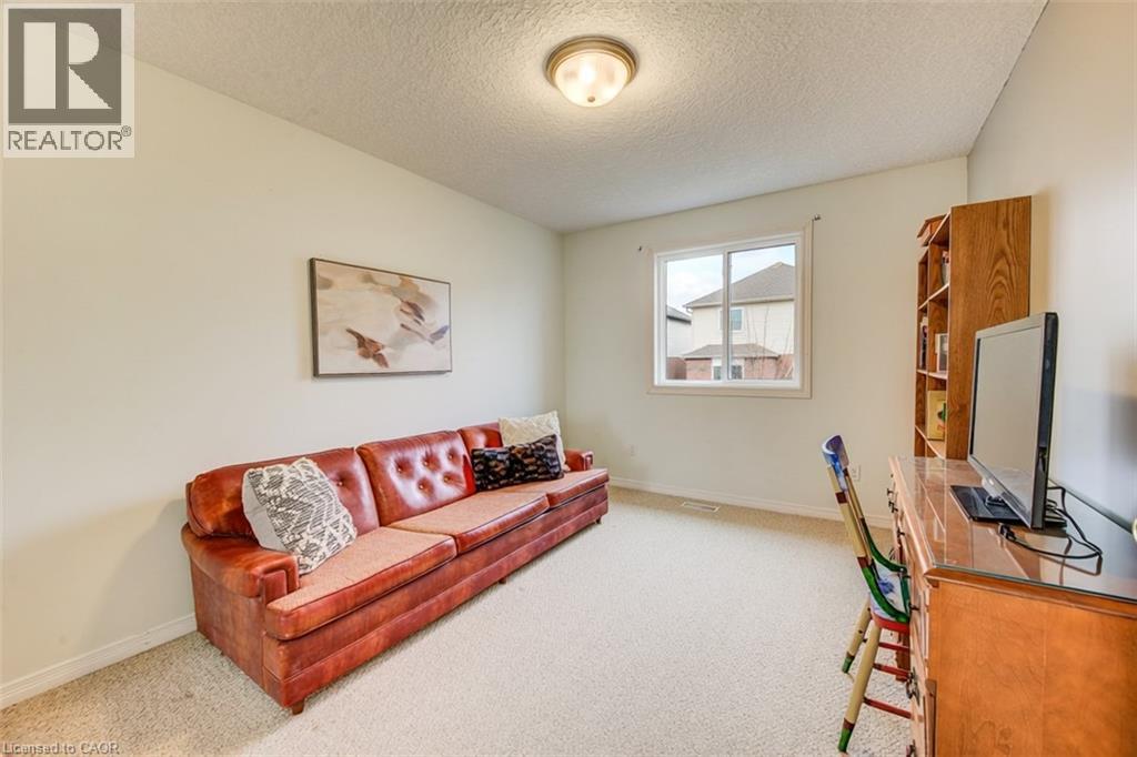 90 UDVARI Crescent, Kitchener, Ontario, N2N0A2 — Photo 16