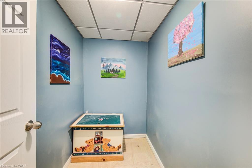 90 UDVARI Crescent, Kitchener, Ontario, N2N0A2 — Photo 47