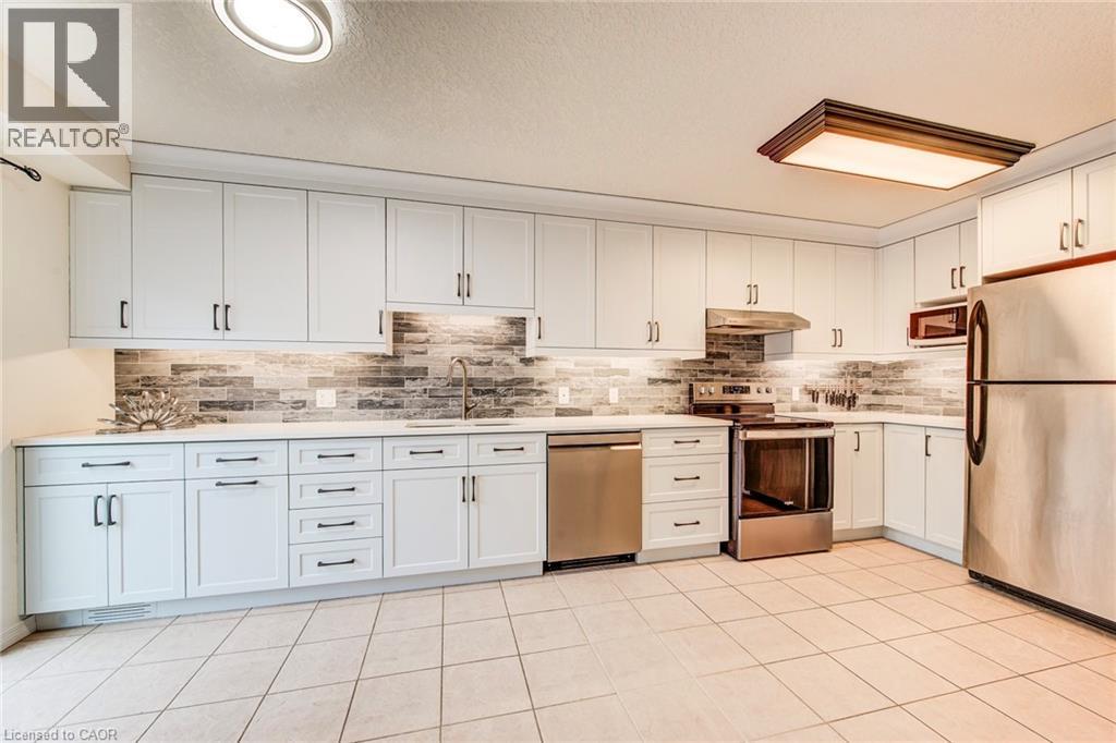 90 UDVARI Crescent, Kitchener, Ontario, N2N0A2 — Photo 7