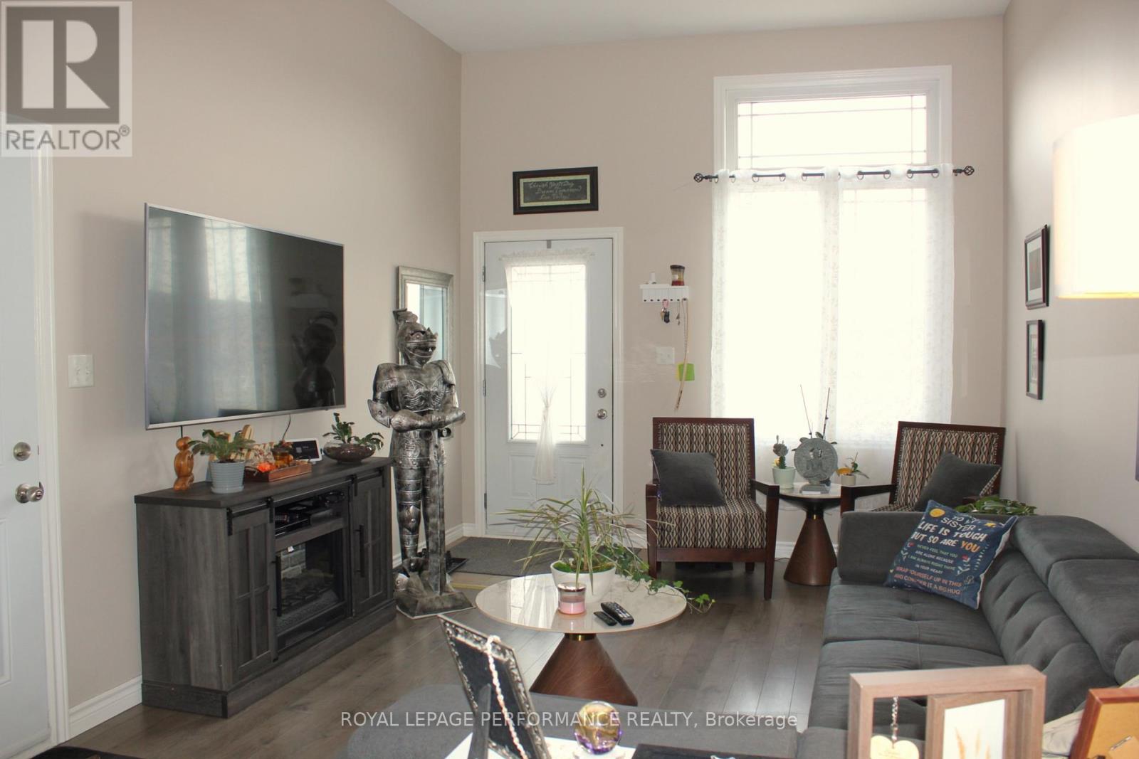 290 GLEN NORA DRIVE, Cornwall, Ontario, K6H0A8 — Photo 2