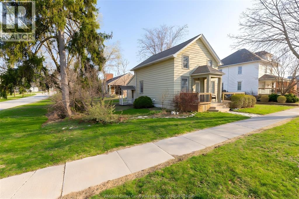 21 CLARK, Leamington, Ontario, N8H1E5 — Photo 2