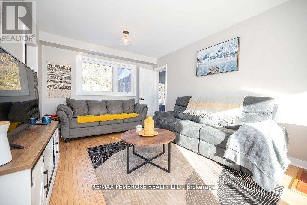 13 HIGHLAND CRESCENT, Deep River, Ontario, K0J1P0 — Photo 12