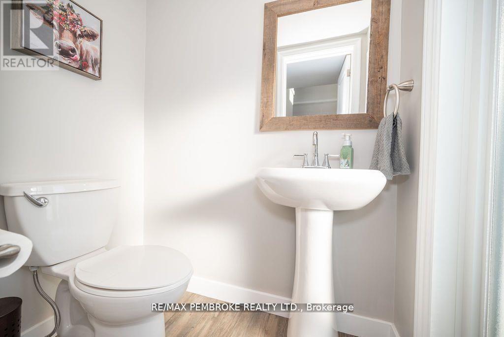 13 HIGHLAND CRESCENT, Deep River, Ontario, K0J1P0 — Photo 24