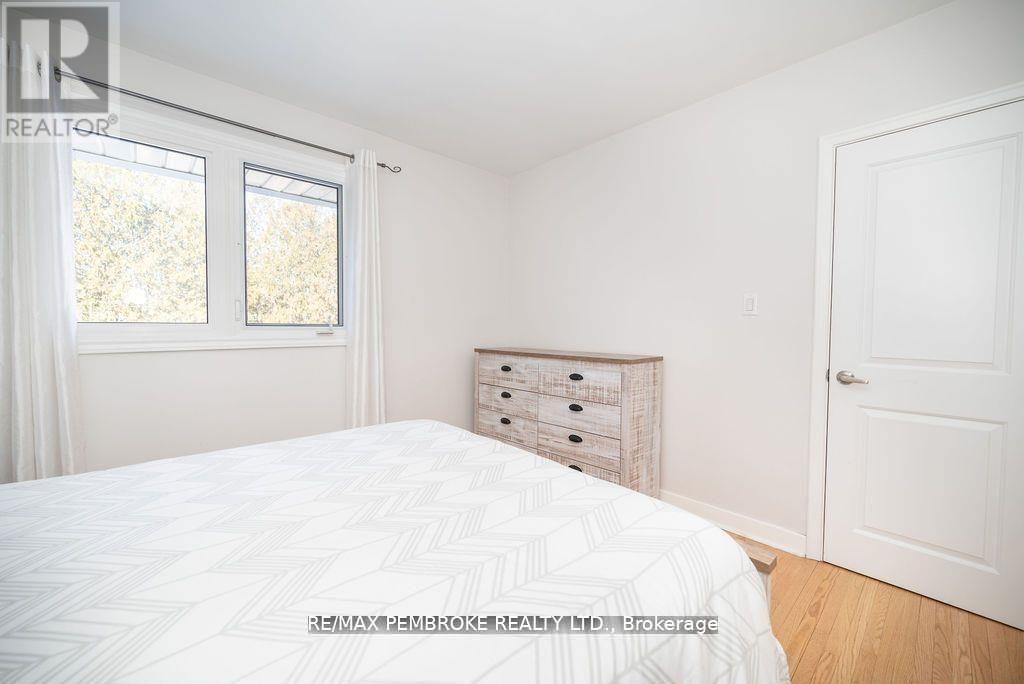 13 HIGHLAND CRESCENT, Deep River, Ontario, K0J1P0 — Photo 33